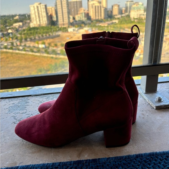 ALDO maroon suede block heel ankle booties. Size 7.5. - Picture 5 of 5